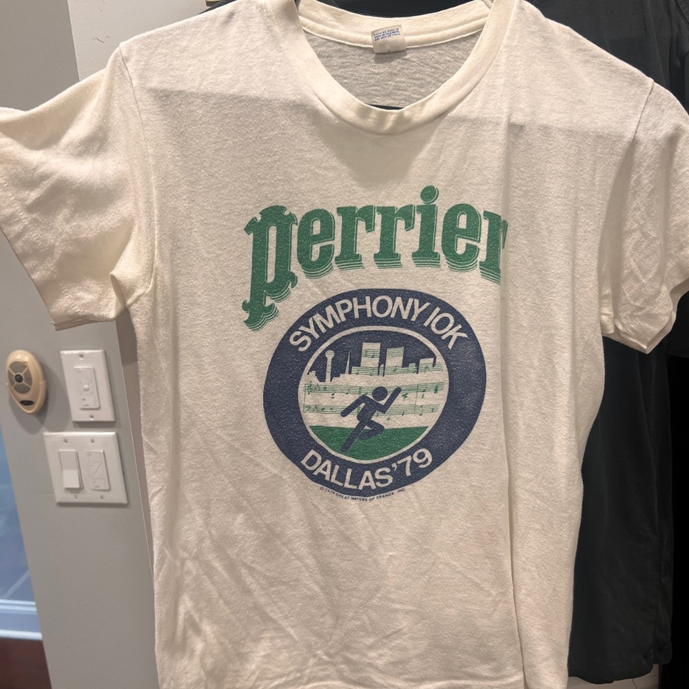 VINTAGE 1979 Dallas Perrier 10K tee